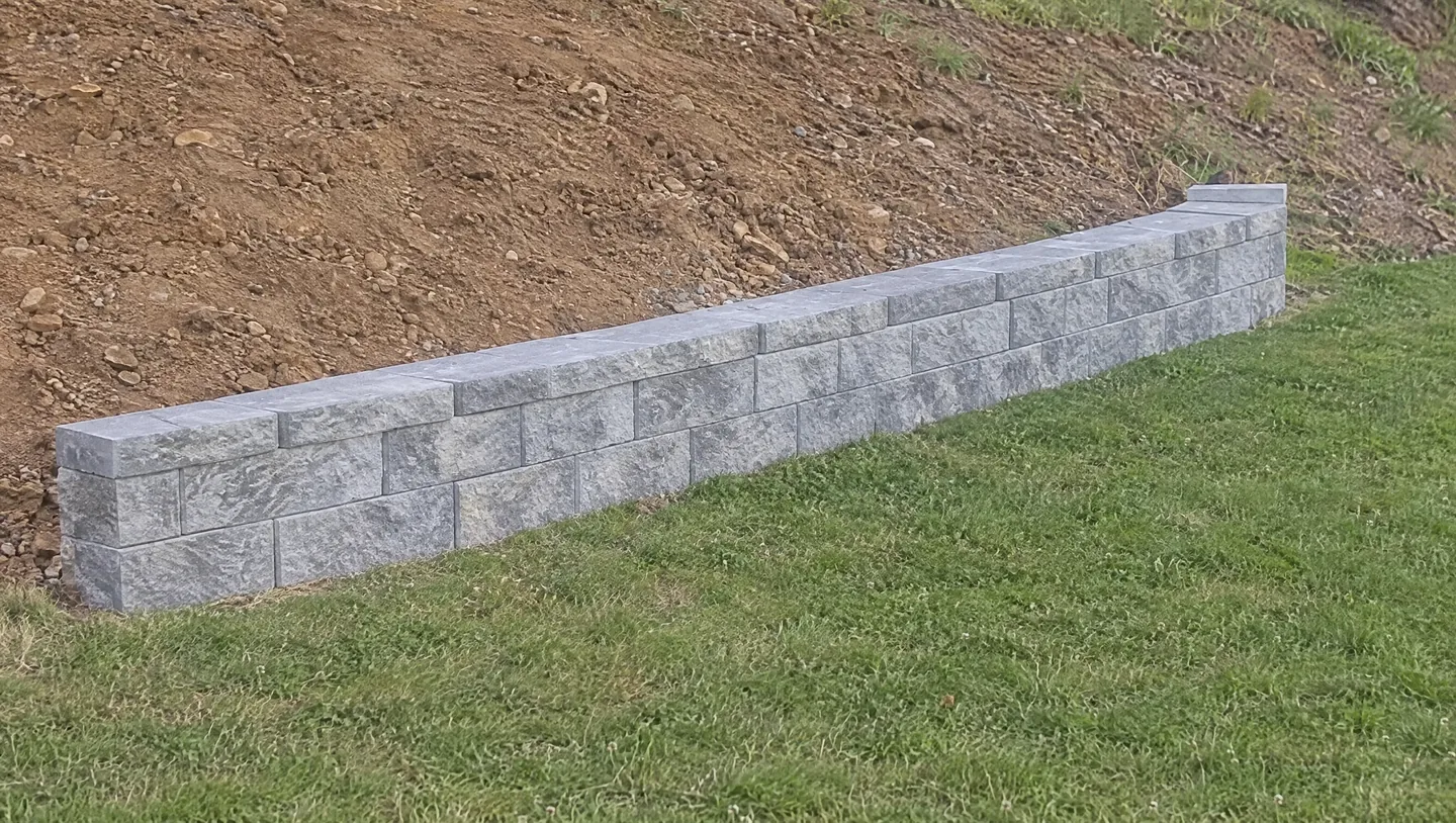 Design concept: retaining wall and surrounding lawn